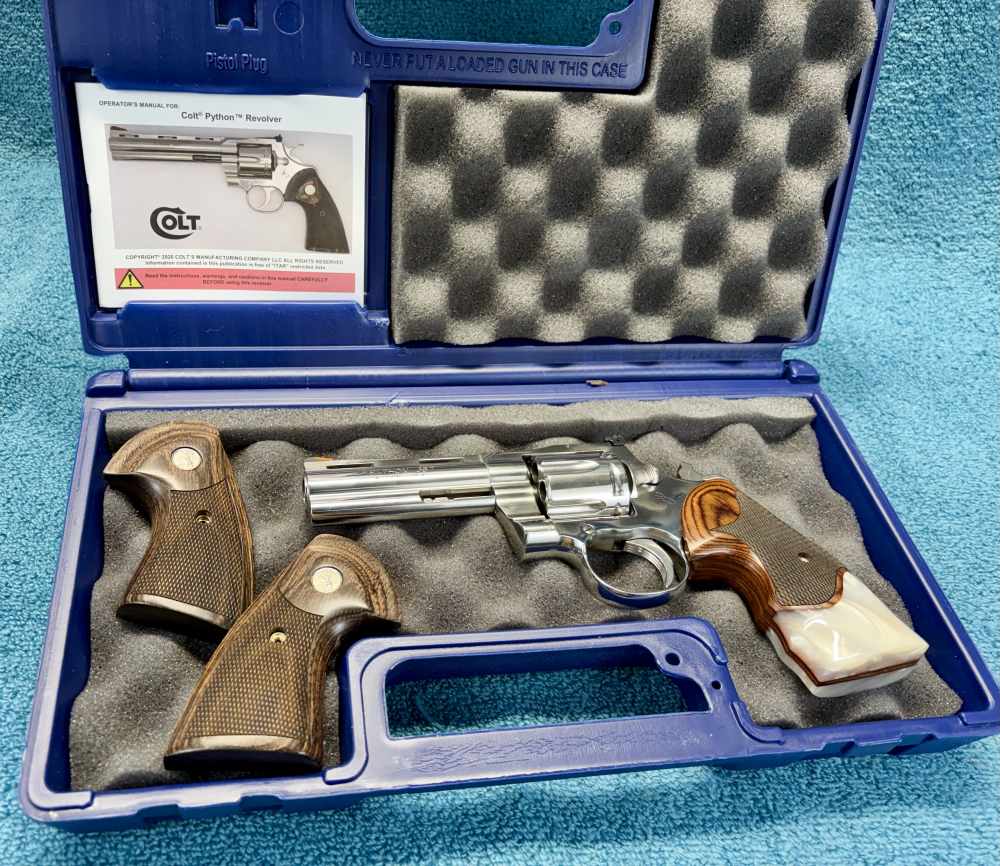 MAGNIFICENT COLT PYTHON high polish 4.25” barrel-img-1