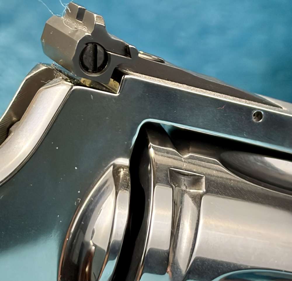 MAGNIFICENT COLT PYTHON high polish 4.25” barrel-img-9
