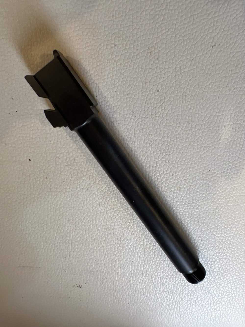 G34 threaded barrel Glock 34 Black w/ thread protector-img-3