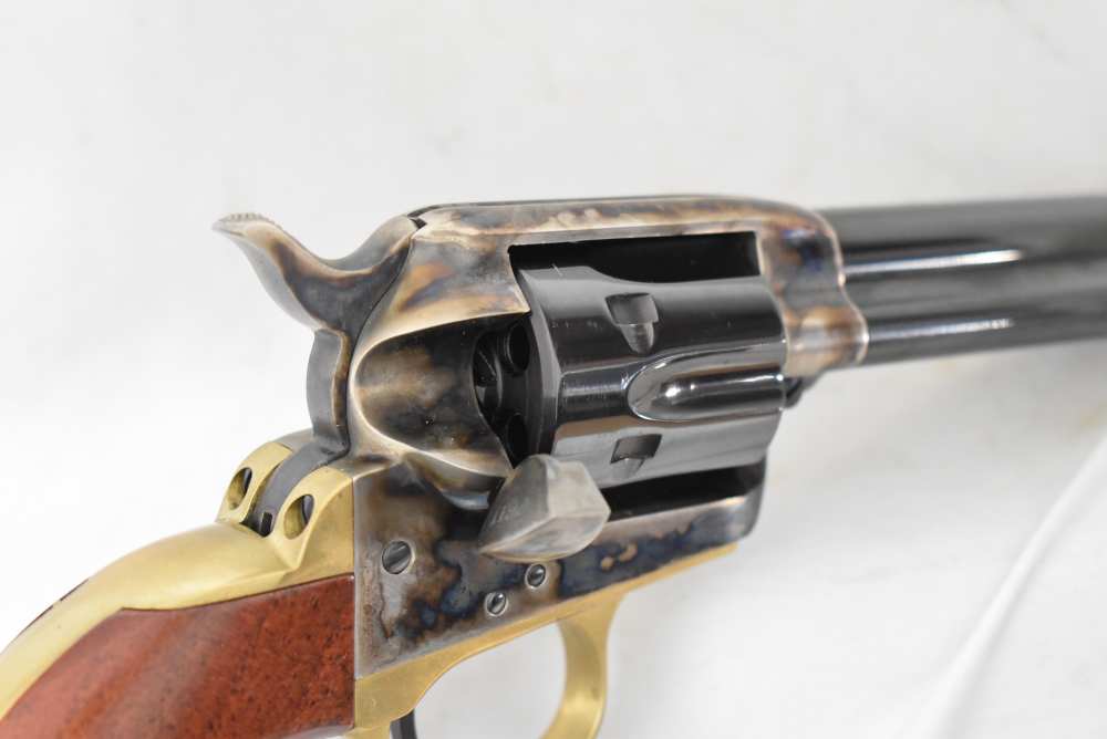 Stoeger Uberti 1873 Single action cowboy style  .22LR revolver -img-17