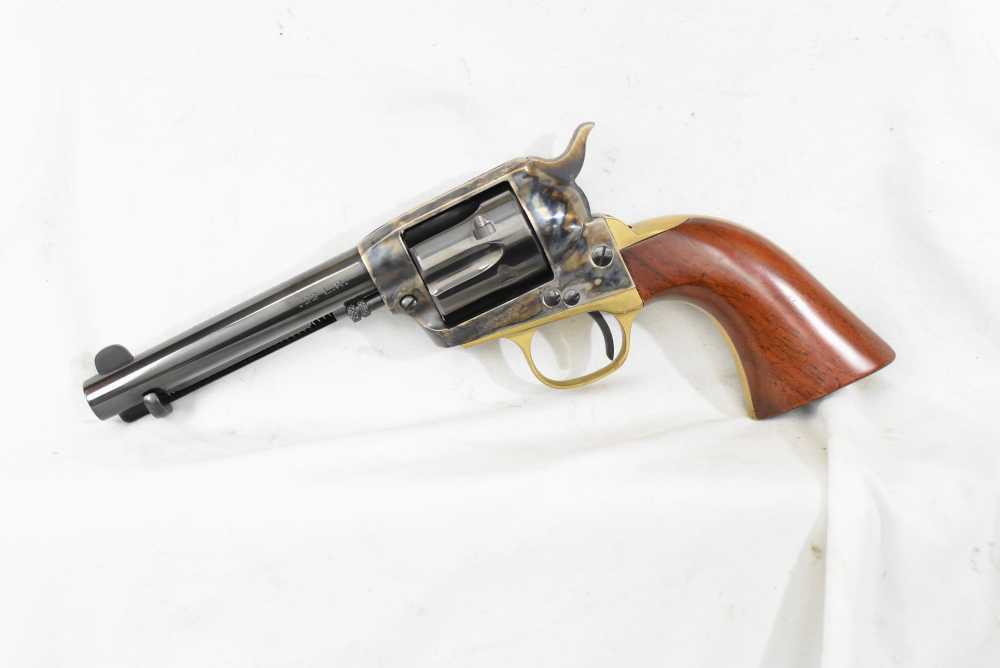 Stoeger Uberti 1873 Single action cowboy style  .22LR revolver -img-2