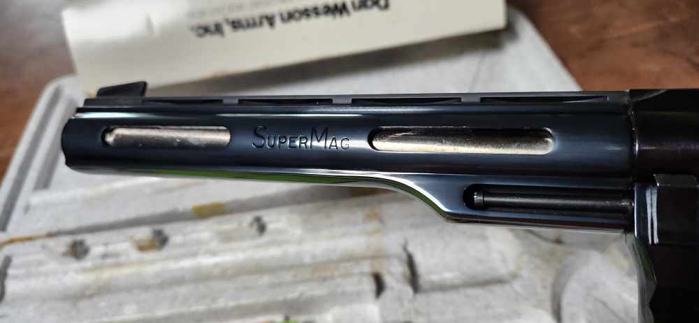RARE Dan Wesson 375-V8S .375 SuperMag 8" MONSON Box Tool Papers EXCEPTIONAL-img-17