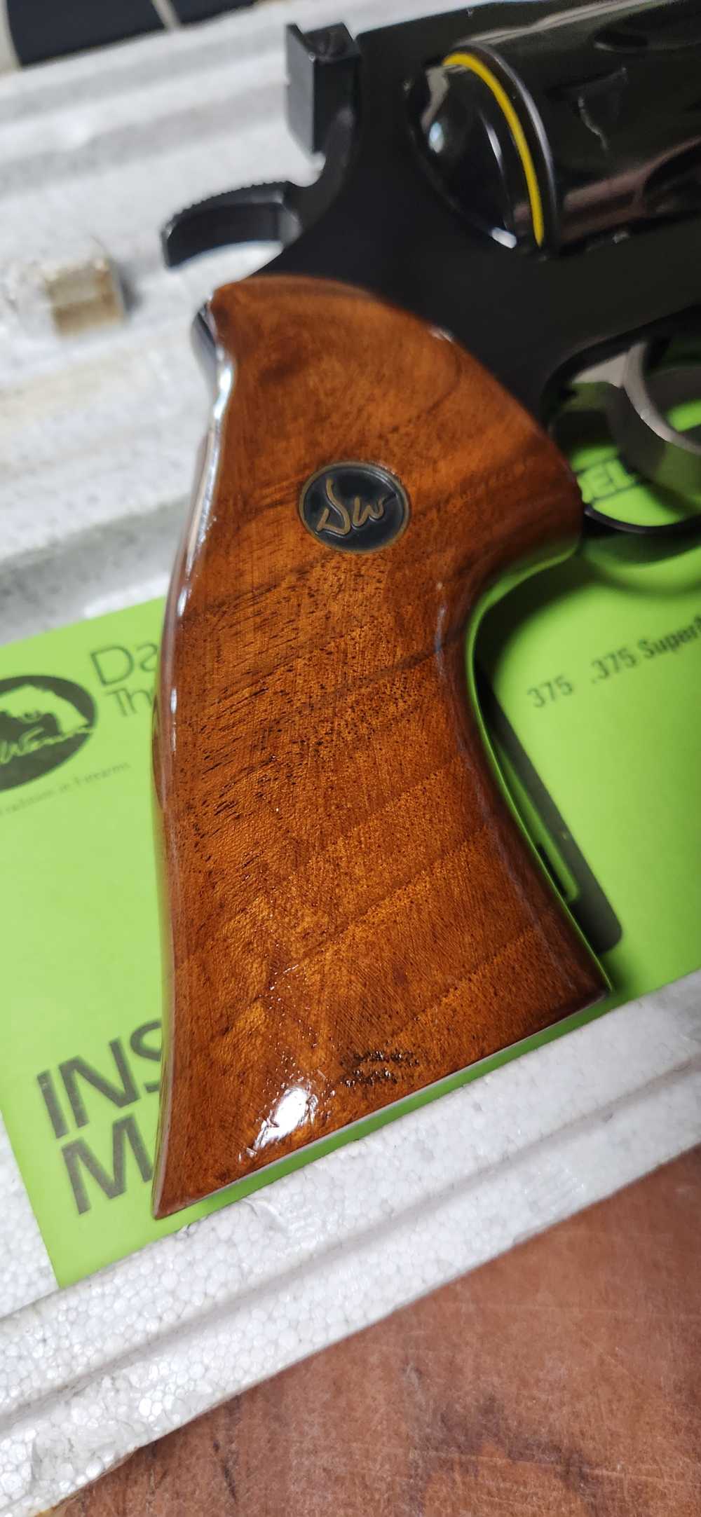RARE Dan Wesson 375-V8S .375 SuperMag 8" MONSON Box Tool Papers EXCEPTIONAL-img-11