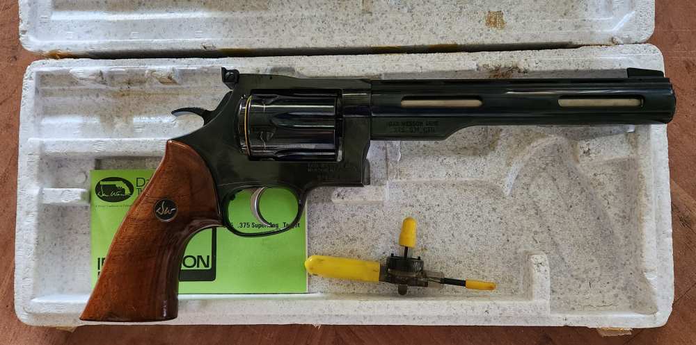 RARE Dan Wesson 375-V8S .375 SuperMag 8" MONSON Box Tool Papers EXCEPTIONAL-img-21