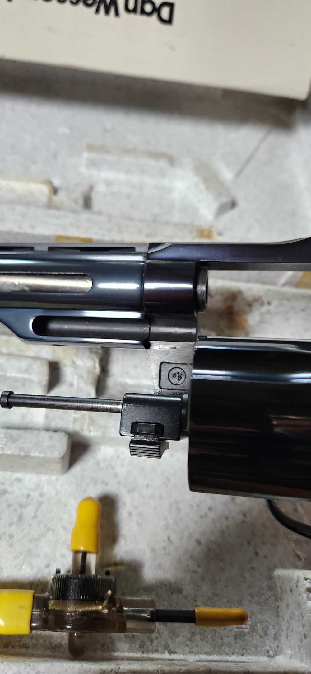 RARE Dan Wesson 375-V8S .375 SuperMag 8" MONSON Box Tool Papers EXCEPTIONAL-img-20