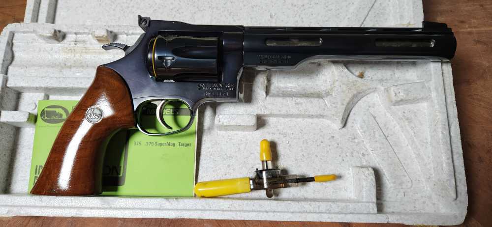 RARE Dan Wesson 375-V8S .375 SuperMag 8" MONSON Box Tool Papers EXCEPTIONAL-img-1