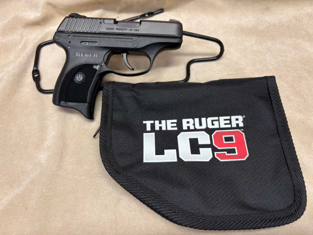 LNIB Ruger LC9 9mm Semi Auto w/Extras-img-1