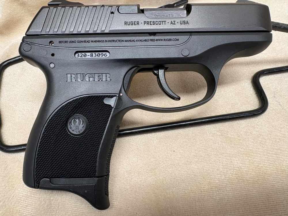 LNIB Ruger LC9 9mm Semi Auto w/Extras-img-2