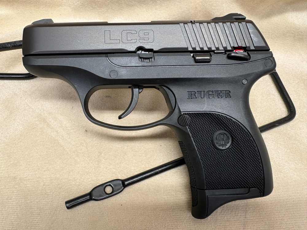 LNIB Ruger LC9 9mm Semi Auto w/Extras-img-3