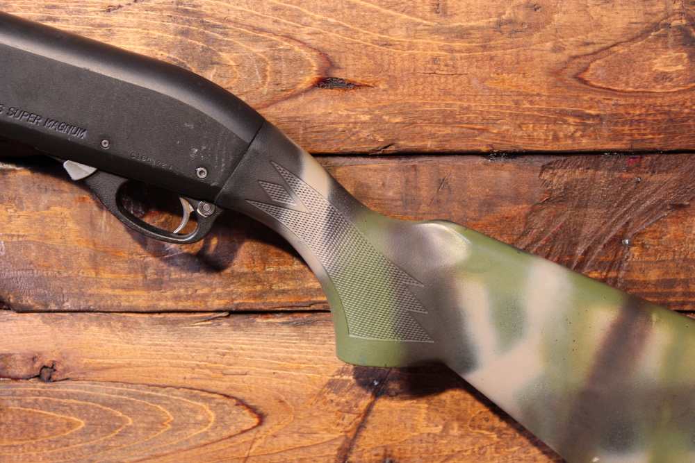 Remington 870 Super Mag 12 ga 3.5" bbl 25" bbl Painted-img-13