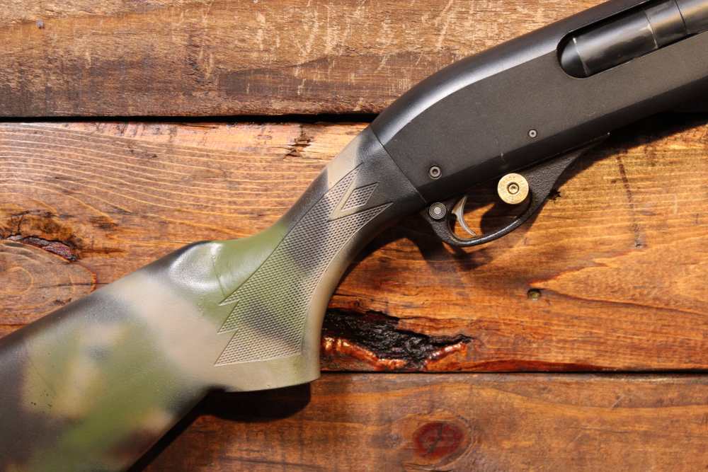 Remington 870 Super Mag 12 ga 3.5" bbl 25" bbl Painted-img-2