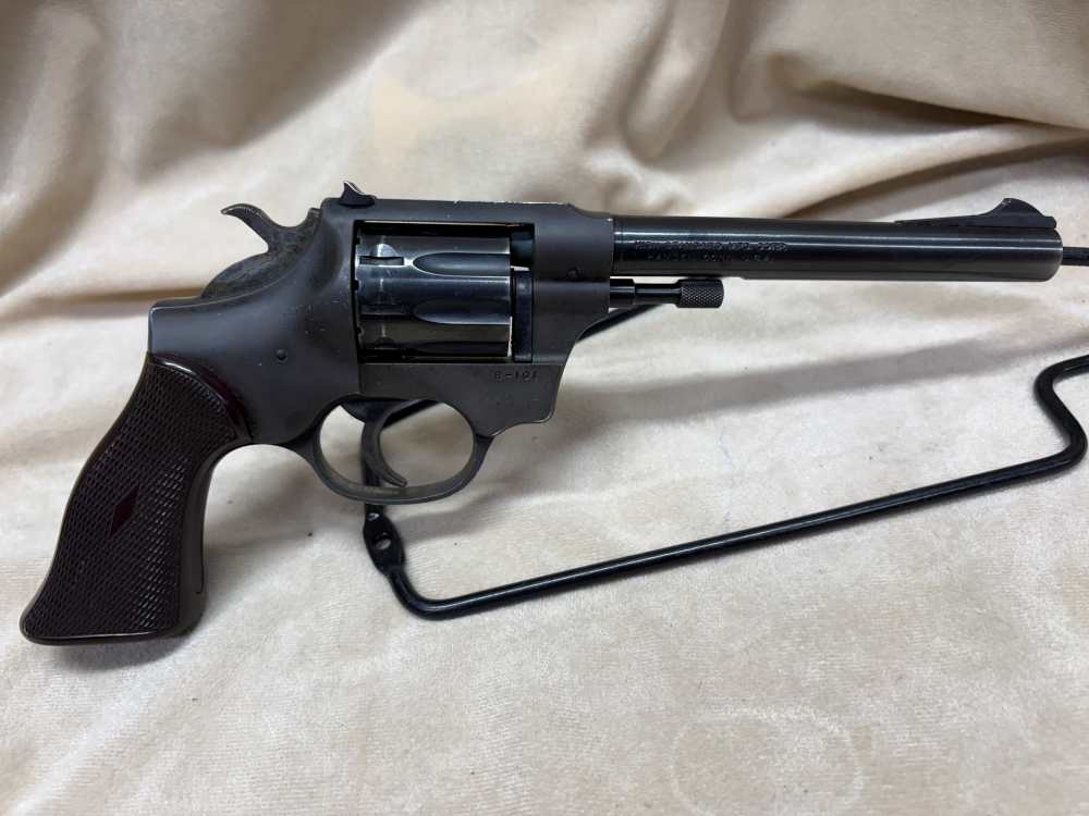 High Standard Model R-101 22LR 9 Shot Revolver-img-1