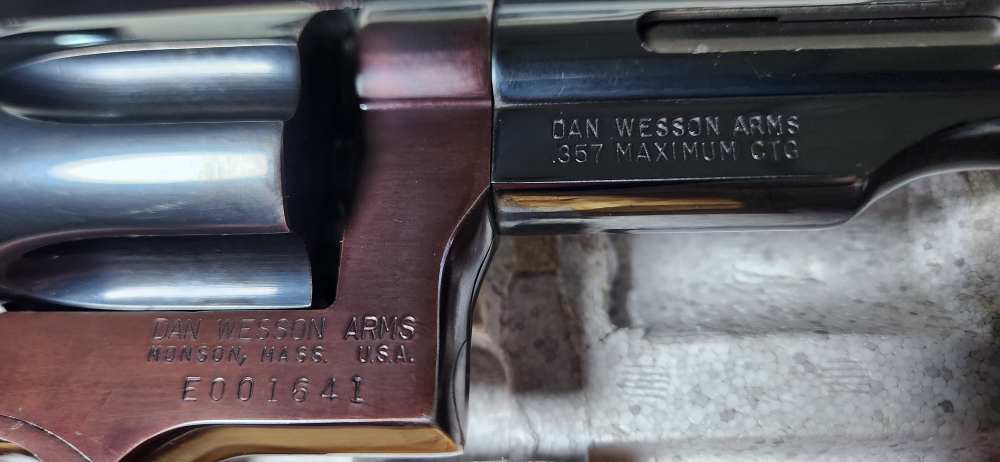 Dan Wesson Model 40 .357 Maximum SuperMag 8" Monson Box Extra Barrel Papers-img-14
