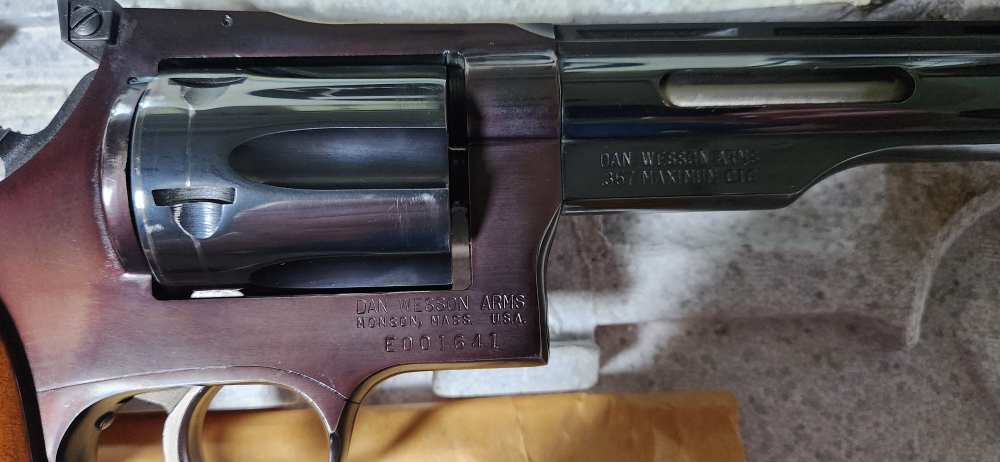 Dan Wesson Model 40 .357 Maximum SuperMag 8" Monson Box Extra Barrel Papers-img-13