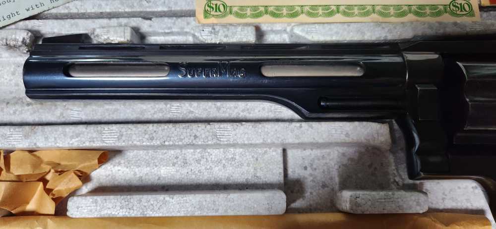 Dan Wesson Model 40 .357 Maximum SuperMag 8" Monson Box Extra Barrel Papers-img-2