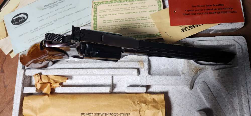 Dan Wesson Model 40 .357 Maximum SuperMag 8" Monson Box Extra Barrel Papers-img-16