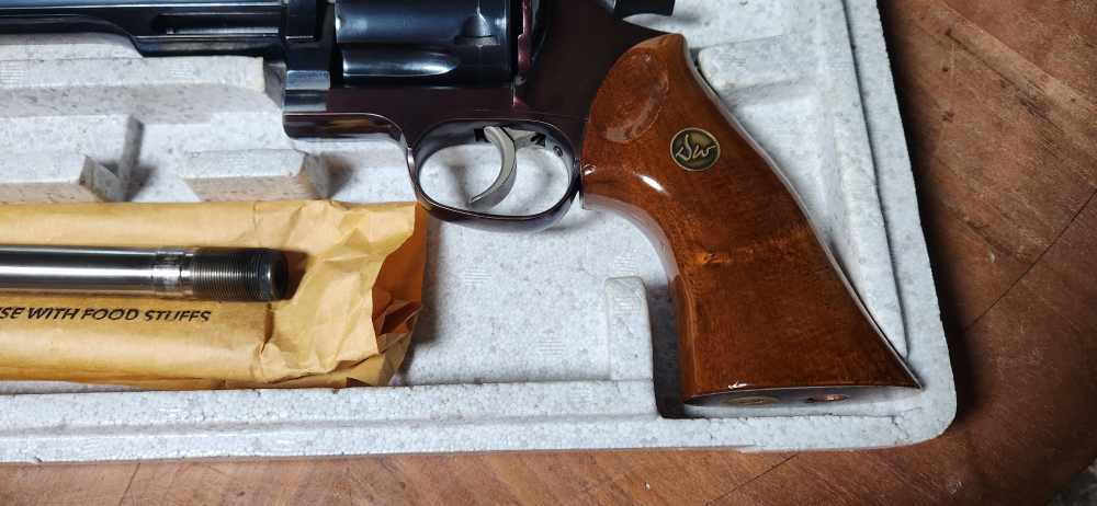 Dan Wesson Model 40 .357 Maximum SuperMag 8" Monson Box Extra Barrel Papers-img-4