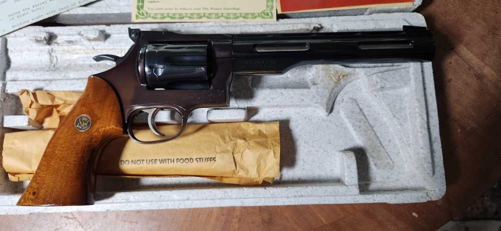 Dan Wesson Model 40 .357 Maximum SuperMag 8" Monson Box Extra Barrel Papers-img-11