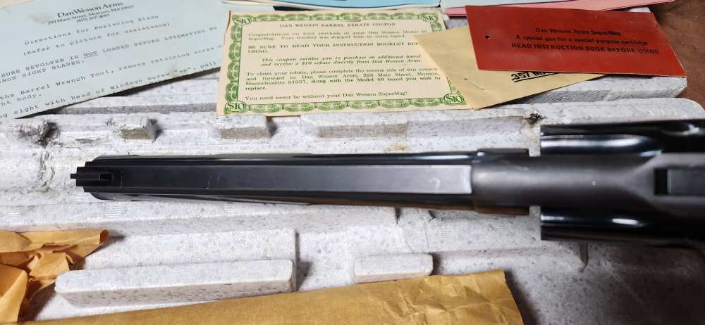 Dan Wesson Model 40 .357 Maximum SuperMag 8" Monson Box Extra Barrel Papers-img-27