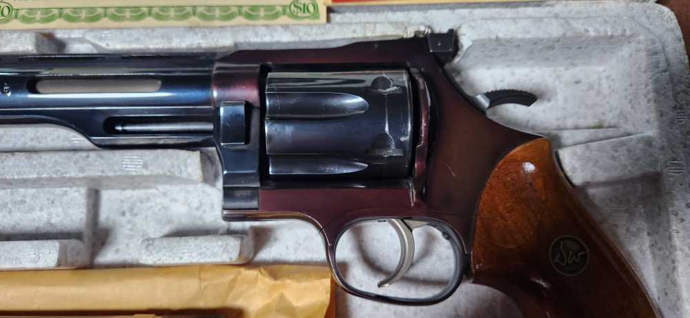 Dan Wesson Model 40 .357 Maximum SuperMag 8" Monson Box Extra Barrel Papers-img-3