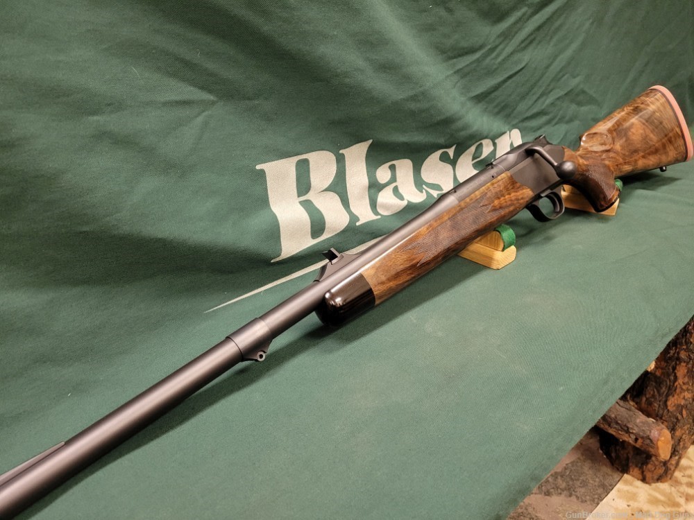 BLASER R8 KILOMBERO, LEFT HAND, ANY CALIBER. GRADE 7 WOOD.-img-7