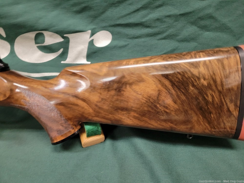 BLASER R8 KILOMBERO, LEFT HAND, ANY CALIBER. GRADE 7 WOOD.-img-3