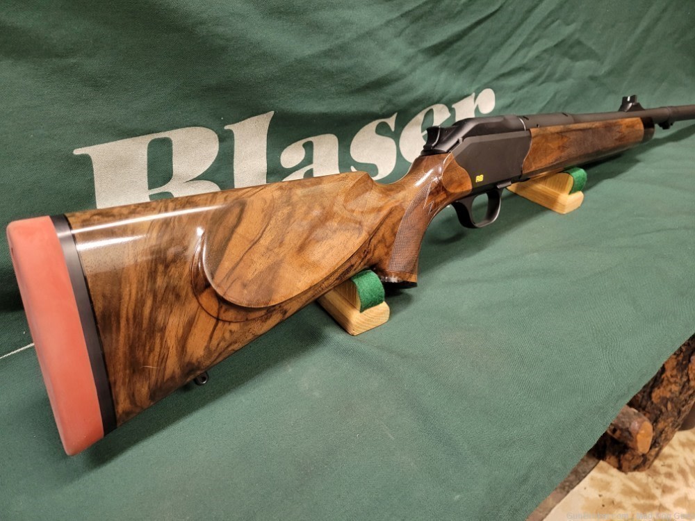 BLASER R8 KILOMBERO, LEFT HAND, ANY CALIBER. GRADE 7 WOOD.-img-9