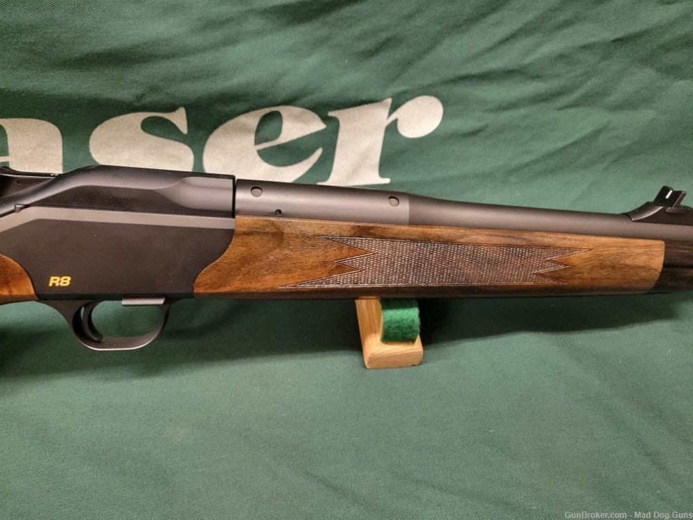BLASER R8 KILOMBERO, LEFT HAND, ANY CALIBER. GRADE 7 WOOD.-img-4