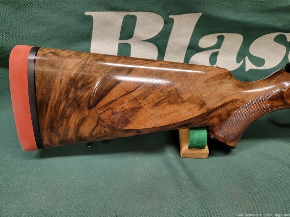 BLASER R8 KILOMBERO, LEFT HAND, ANY CALIBER. GRADE 7 WOOD.-img-5
