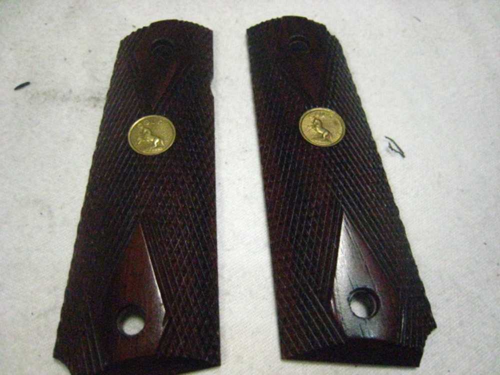 Colt 1911 Wood Grips Double diamond with Medallion Excellent Condition-img-0
