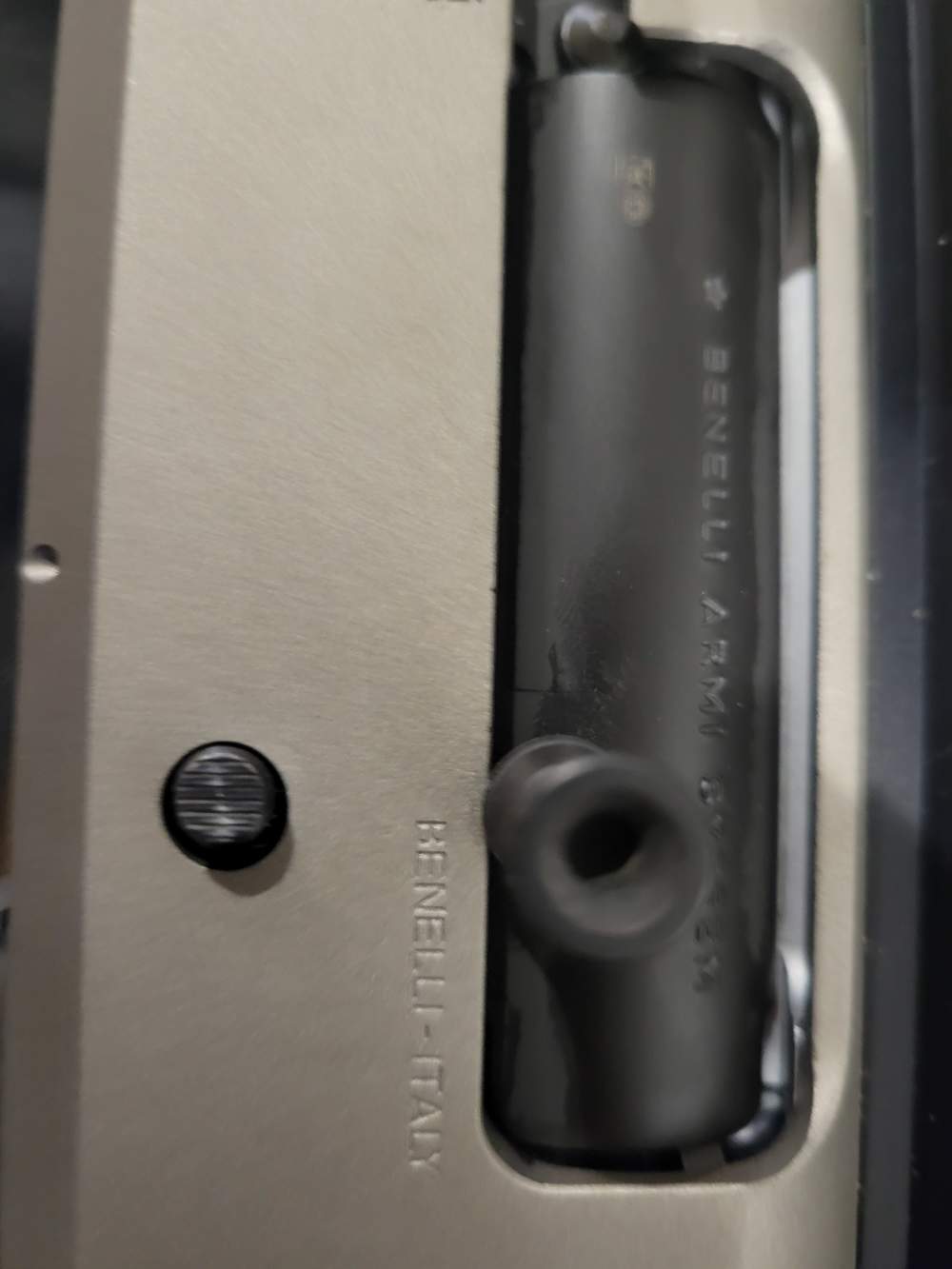 Benelli M4 semi-auto shotgun-img-2