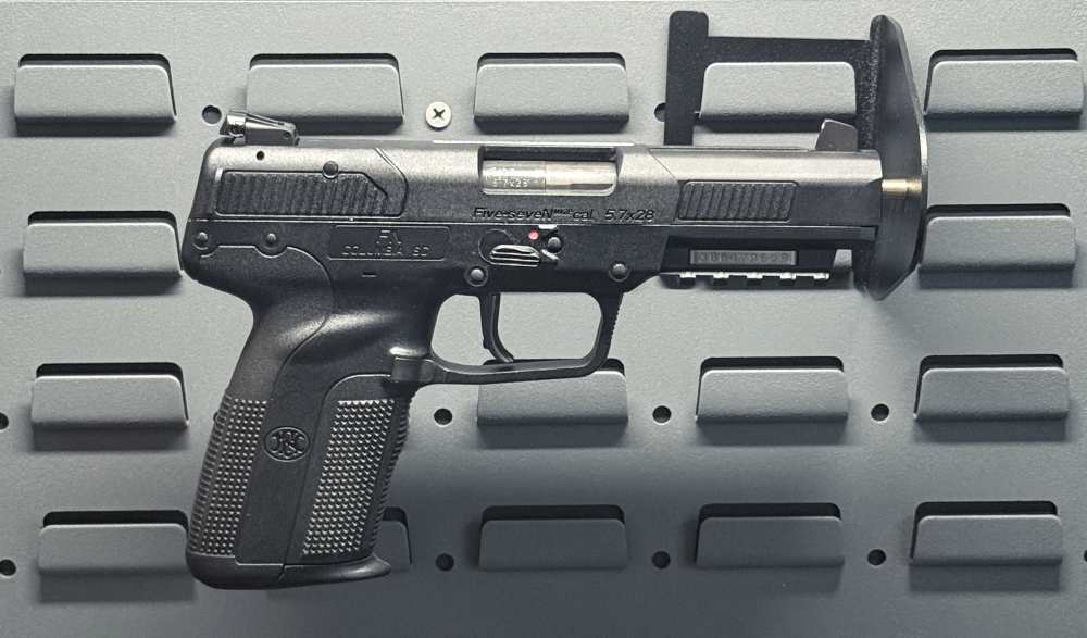 FN Five-seveN Mk2 5.7x28 2 MAGS-img-0