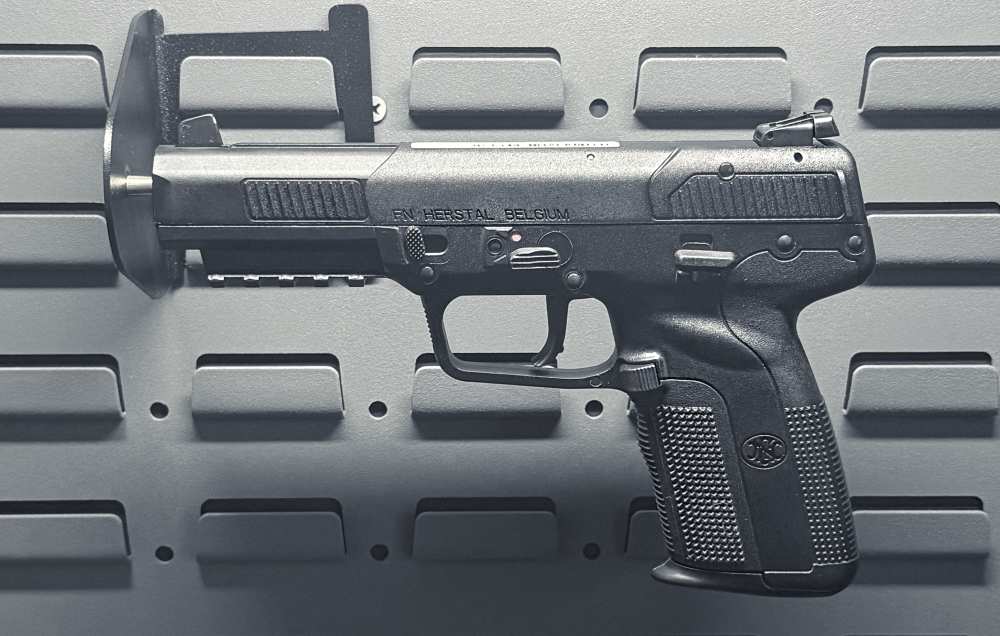 FN Five-seveN Mk2 5.7x28 2 MAGS-img-1