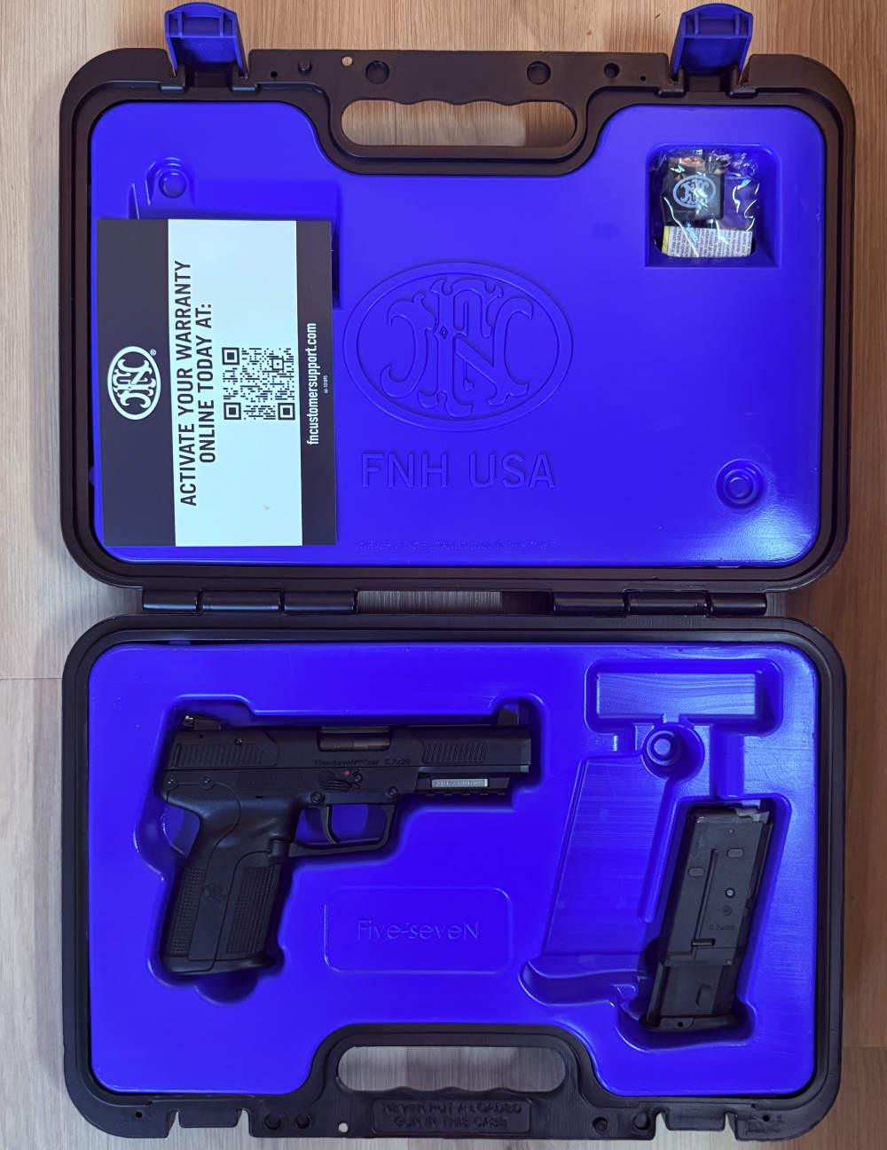 FN Five-seveN Mk2 5.7x28 2 MAGS-img-3