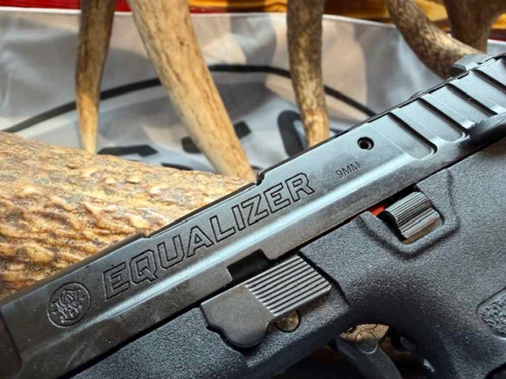 Smith and Wesson Equalizer 9mm Semi-Auto Pistol-img-8