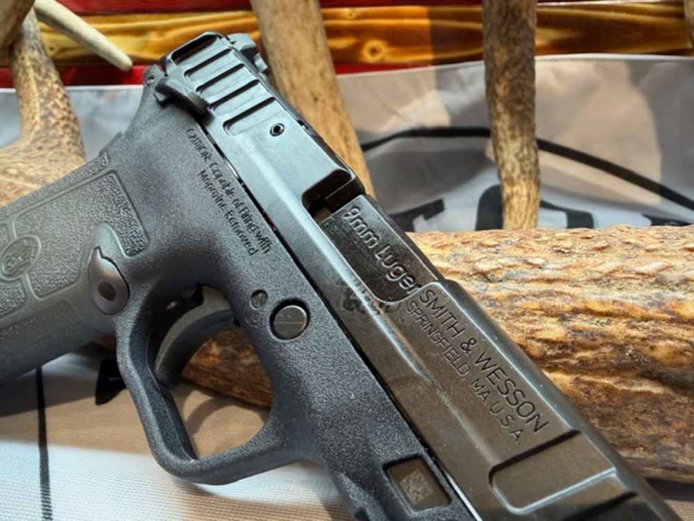 Smith and Wesson Equalizer 9mm Semi-Auto Pistol-img-3