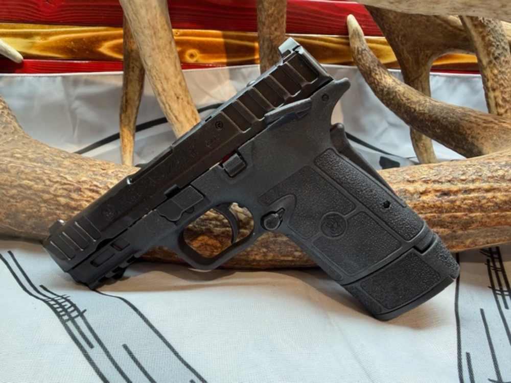 Smith and Wesson Equalizer 9mm Semi-Auto Pistol-img-5
