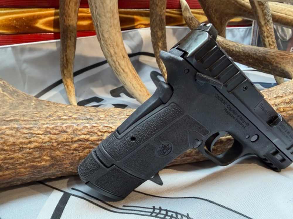 Smith and Wesson Equalizer 9mm Semi-Auto Pistol-img-1