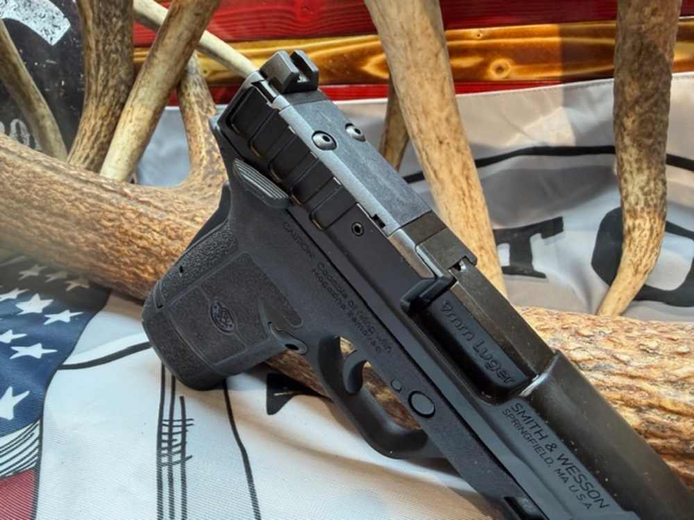 Smith and Wesson Equalizer 9mm Semi-Auto Pistol-img-2