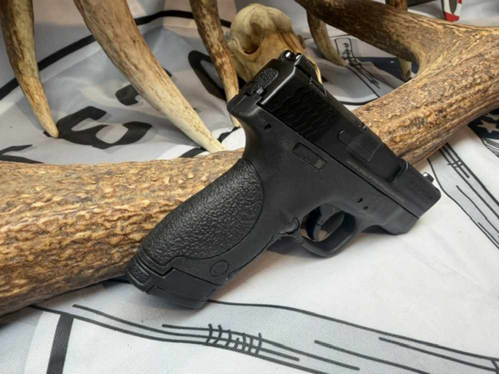 Smith and Wesson M&P9 Shield Bug Out Bag Bundle-img-5
