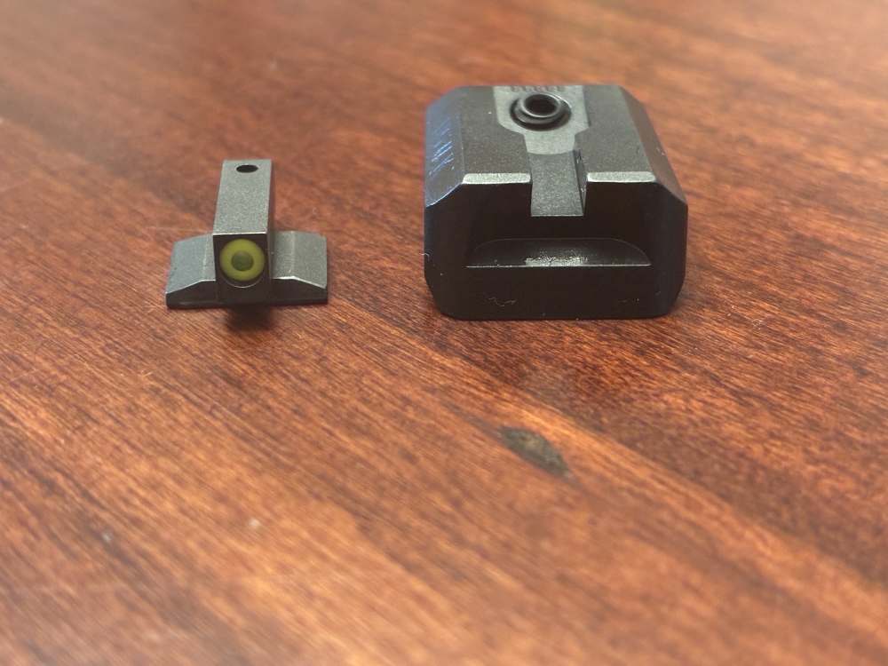 NOVAK LoMount Carry 1911 Rear Sight, Dovetail Front Fiber Optic Mega-Dot -img-0