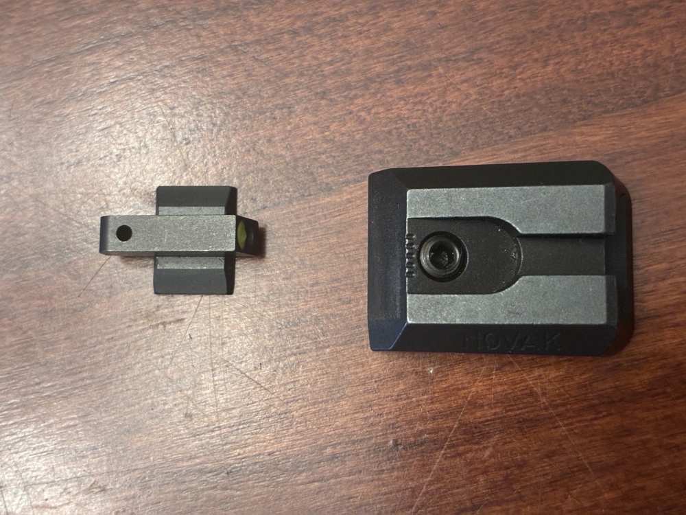 NOVAK LoMount Carry 1911 Rear Sight, Dovetail Front Fiber Optic Mega-Dot -img-4