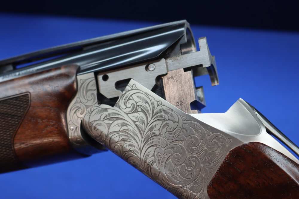 Browning CITORI 825 PRO SPORTING Shotgun 20GA 32" O/U 20 ADJ COMB Engraved -img-58