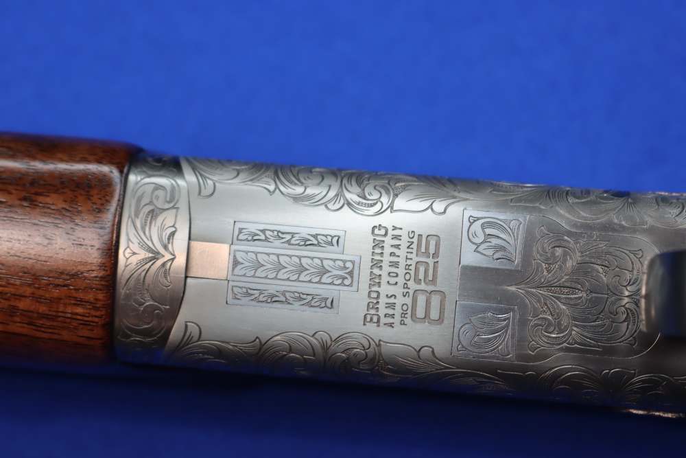 Browning CITORI 825 PRO SPORTING Shotgun 20GA 32" O/U 20 ADJ COMB Engraved -img-36