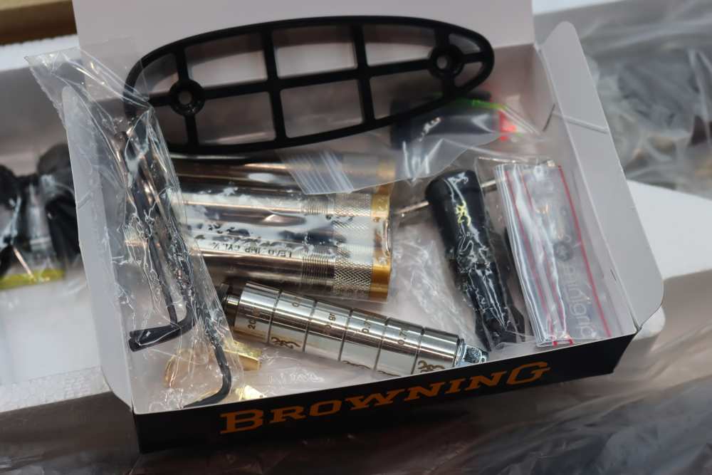 Browning CITORI 825 PRO SPORTING Shotgun 20GA 32" O/U 20 ADJ COMB Engraved -img-68