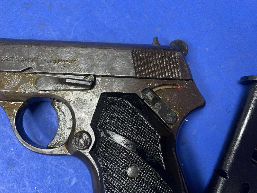 Crvena Zastava Yugo M70 7.65 /.32 acp pistol 6/1972 date C&R-img-6