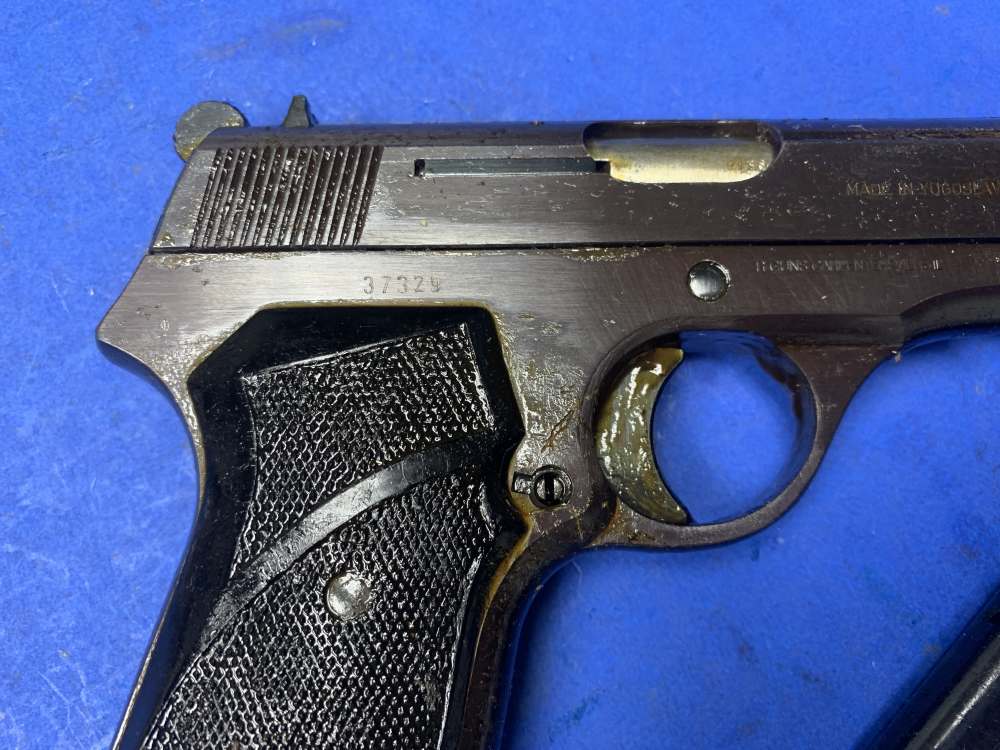 Crvena Zastava Yugo M70 7.65 /.32 acp pistol 6/1972 date C&R-img-2