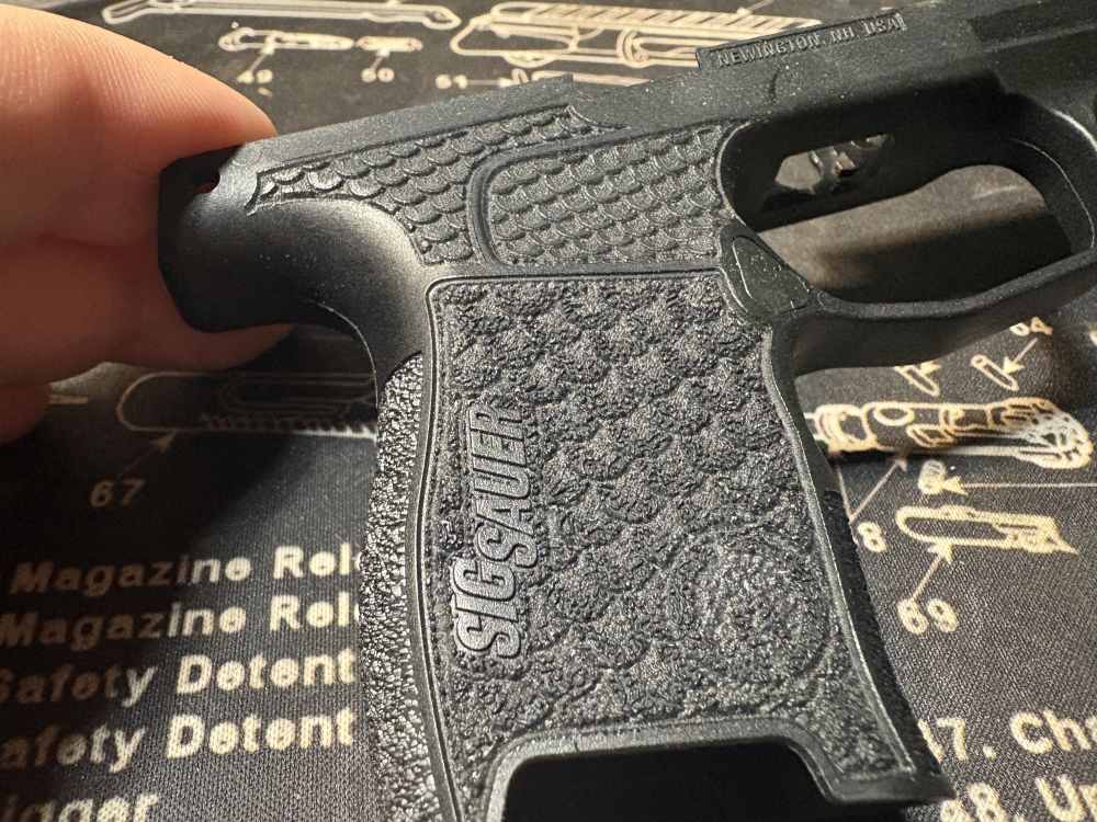 New GrayGuns Sig P365 Custom Laser-Sculpted Grey Grip Mod-img-1