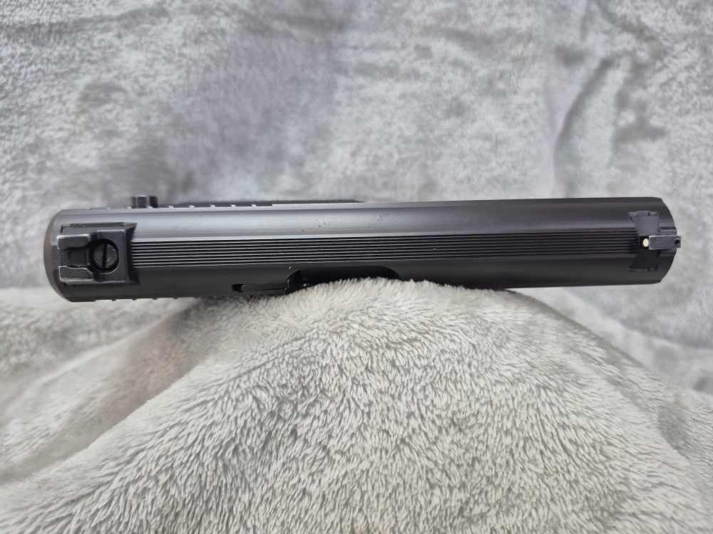 H&K P7 M13 9mm – Factory Box & Two Mags – Made in 1986 – EXCELLENT! -img-12