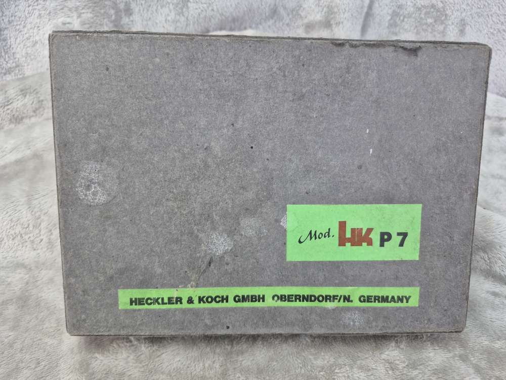 H&K P7 M13 9mm – Factory Box & Two Mags – Made in 1986 – EXCELLENT! -img-16